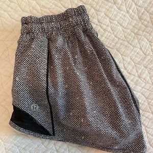 Lululemon Hotty Hot shorts